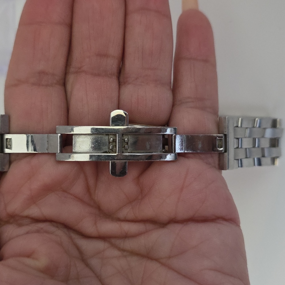 Gucci 5500M White Dial Date Men's Quartz Watch Swiss Made - Picture 3 of 4